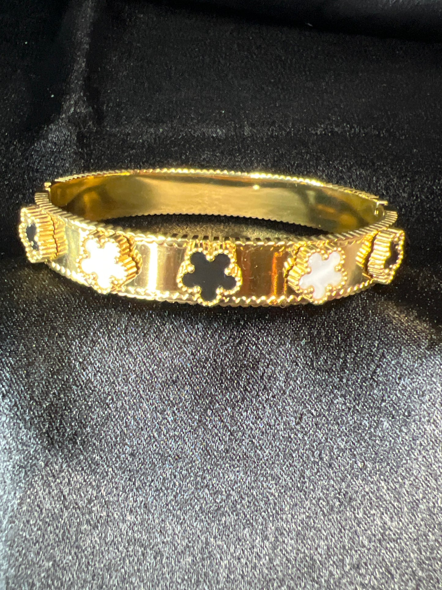 Black & White Clover Bangle