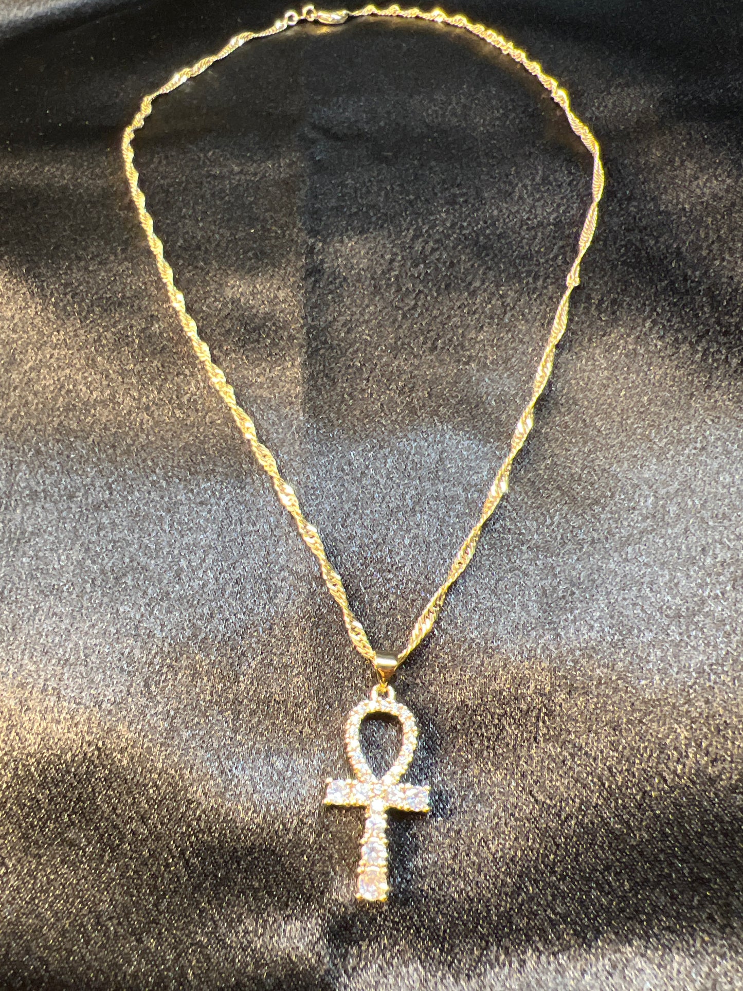 Gold Dazzling Ankh Necklace